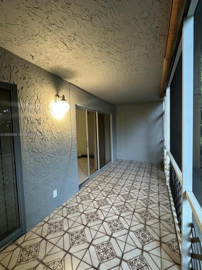 Building Photo - 3022 Coral Springs Dr