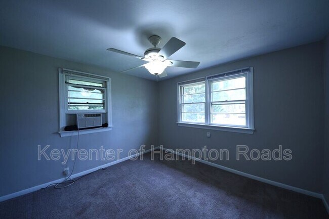 Building Photo - 4109 5th St