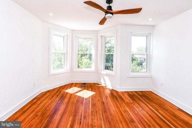 Building Photo - 104 R St NE