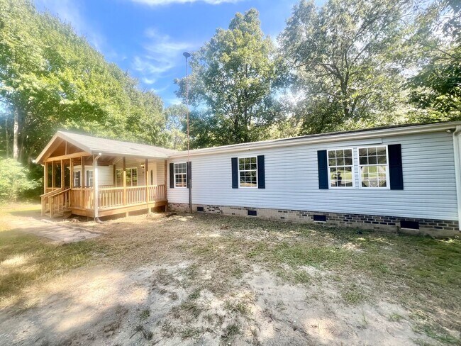 Building Photo - Four bedroom, 2 bath Modular home in Siler...