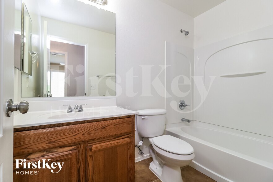 Building Photo - 15903 N 171st Dr