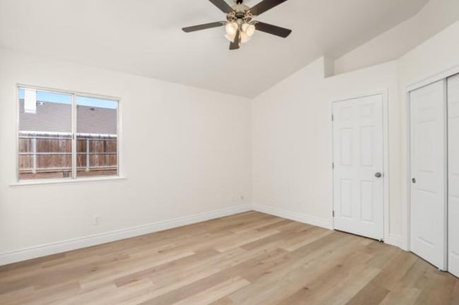 Building Photo - Spacious 3-Bedroom Home in Quiet Northwest...