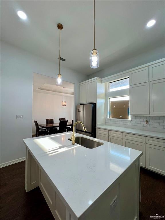 Building Photo - 19 N Sugar Bear Dr