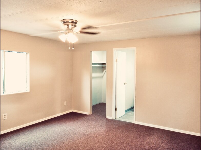 Building Photo - 6345 N Dona Ana Rd