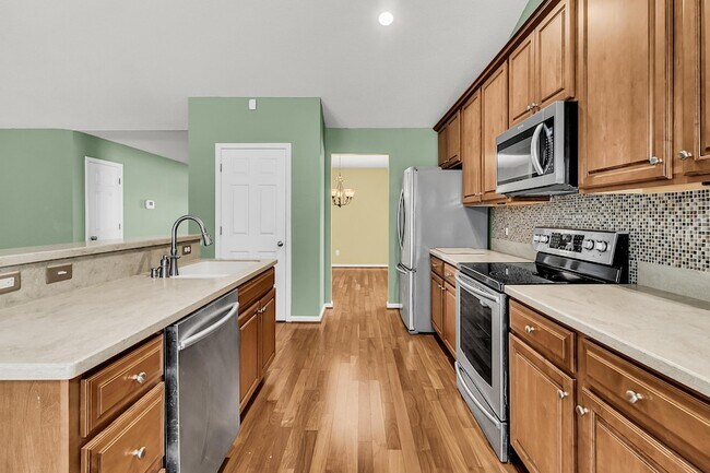 Building Photo - 124 Dovetail Cir