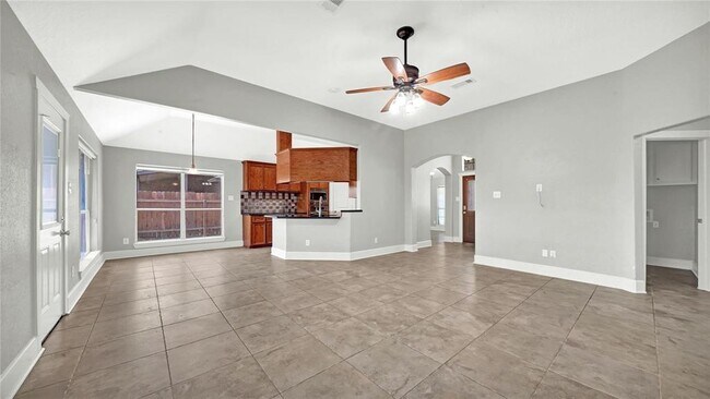 Building Photo - 3412 Glastonbury Dr