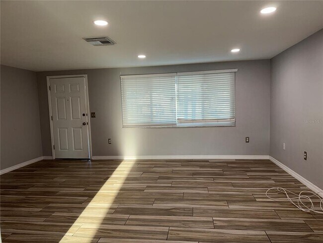 Building Photo - 3711 Blackhawk Dr