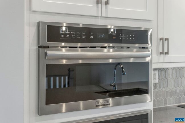 Building Photo - 5022 Lindley Pl