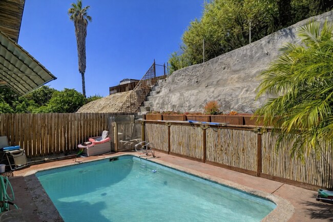 Building Photo - Spacious 3 Bed 2 Bath POOL HOUSE!! Right next to SDSU