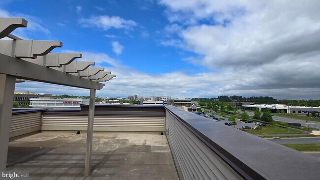 Building Photo - 44768 Tiverton Sq