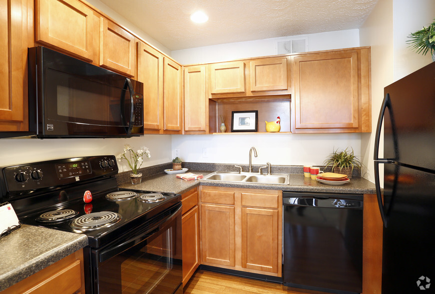 New Cabinets and Counters - Courts of Valle Vista