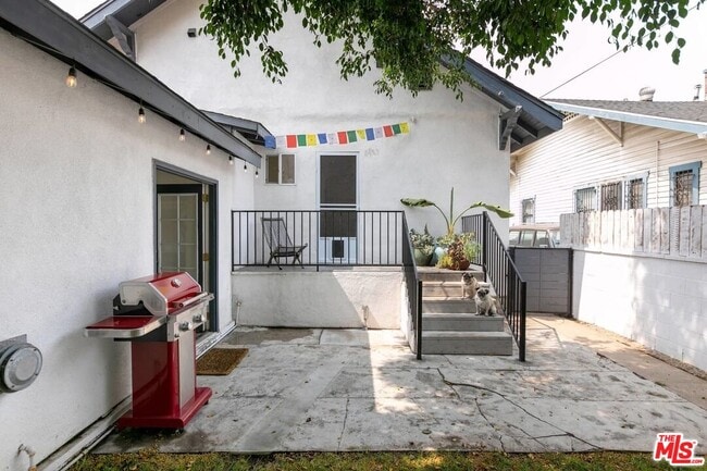 Building Photo - 632 S Evergreen Ave