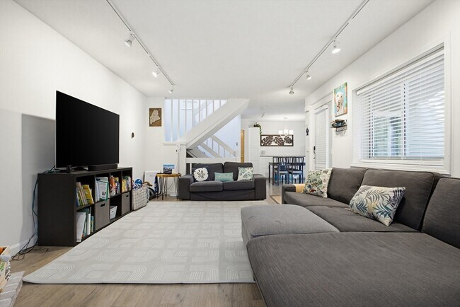 Building Photo - 49 Captain Eames Cir