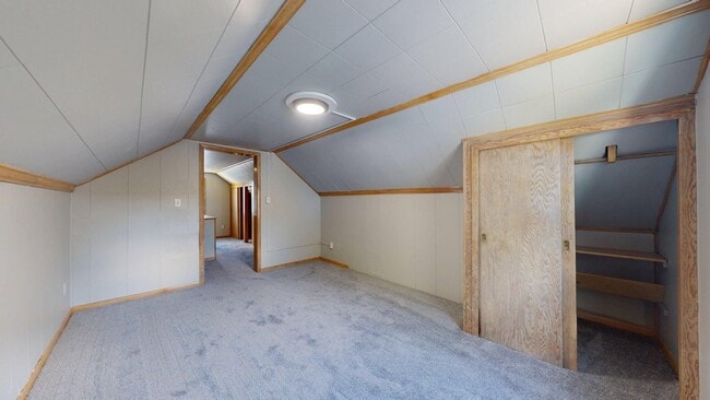 Building Photo - Fulton/W.58th neighborhood; 3 bedroom/2bat...