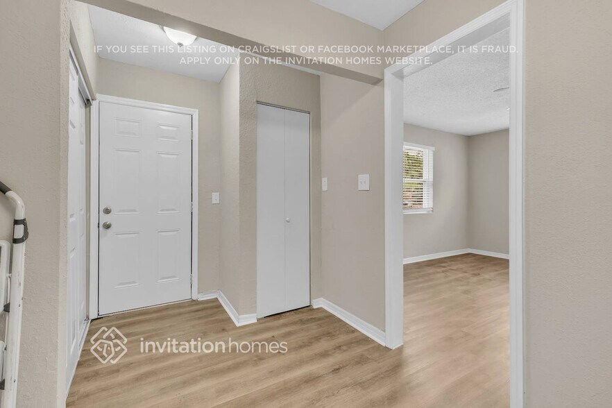 Building Photo - 4646 Effingham Rd