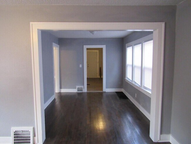 Building Photo - 2440 East 67th Terrace