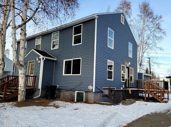 Building Photo - 760 8th Ave