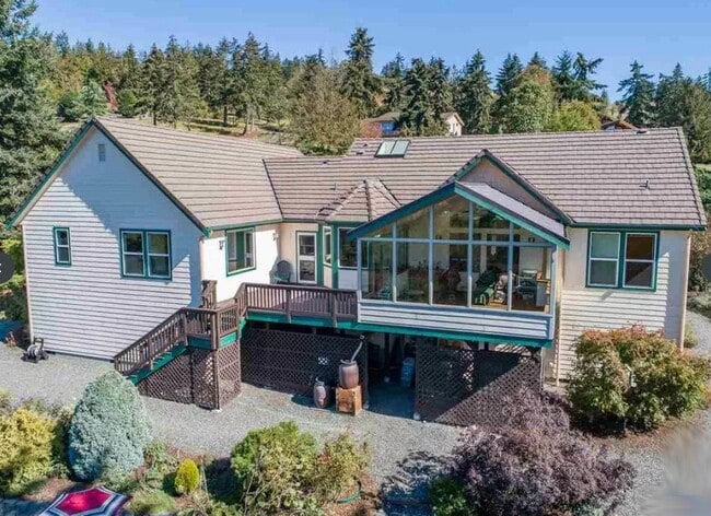 Building Photo - 3 bed 2.5 bath home on Bell Hill with grea...