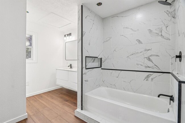 Building Photo - 385 Alta Vista Dr