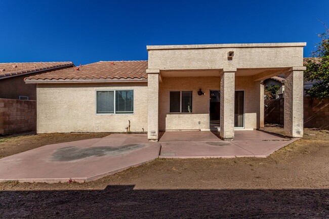 Building Photo - Charming 3-Bed, 2-Bath Single-Story Home i...