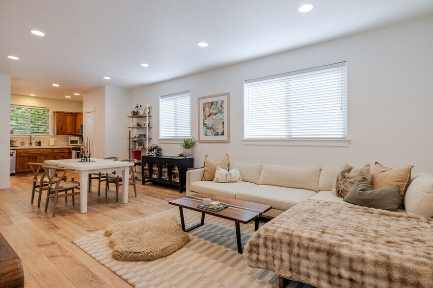 Building Photo - 63121 de Haviland Ct