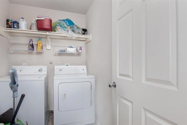 Building Photo - 2236 Ann St