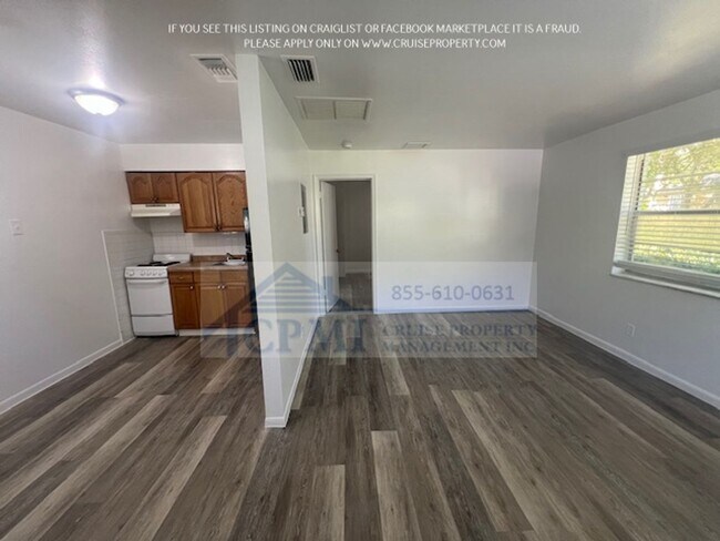Building Photo - 502 S K St