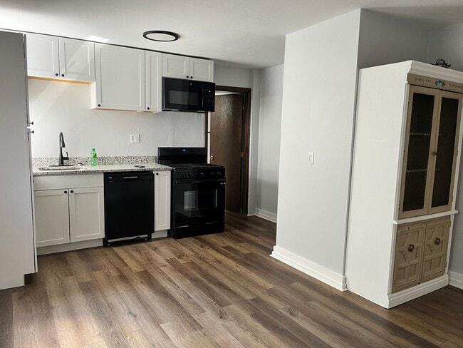 Building Photo - 1209 Linden Pl