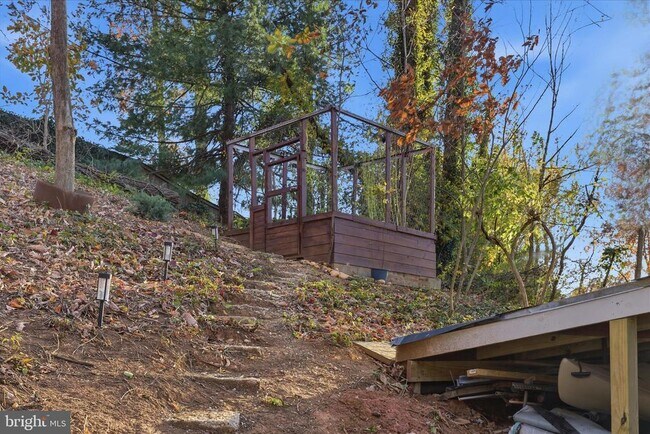 Building Photo - 7203 Arthur Dr