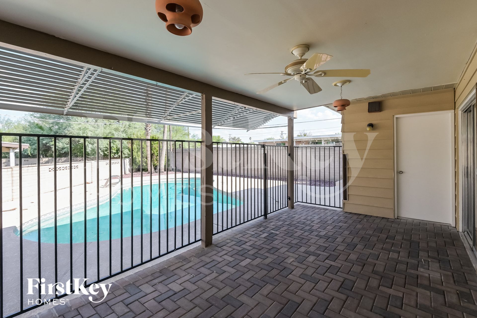 Building Photo - 680 N Mann Ave