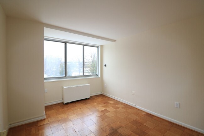 Building Photo - 2/2 Gem in Grosvenor Park!