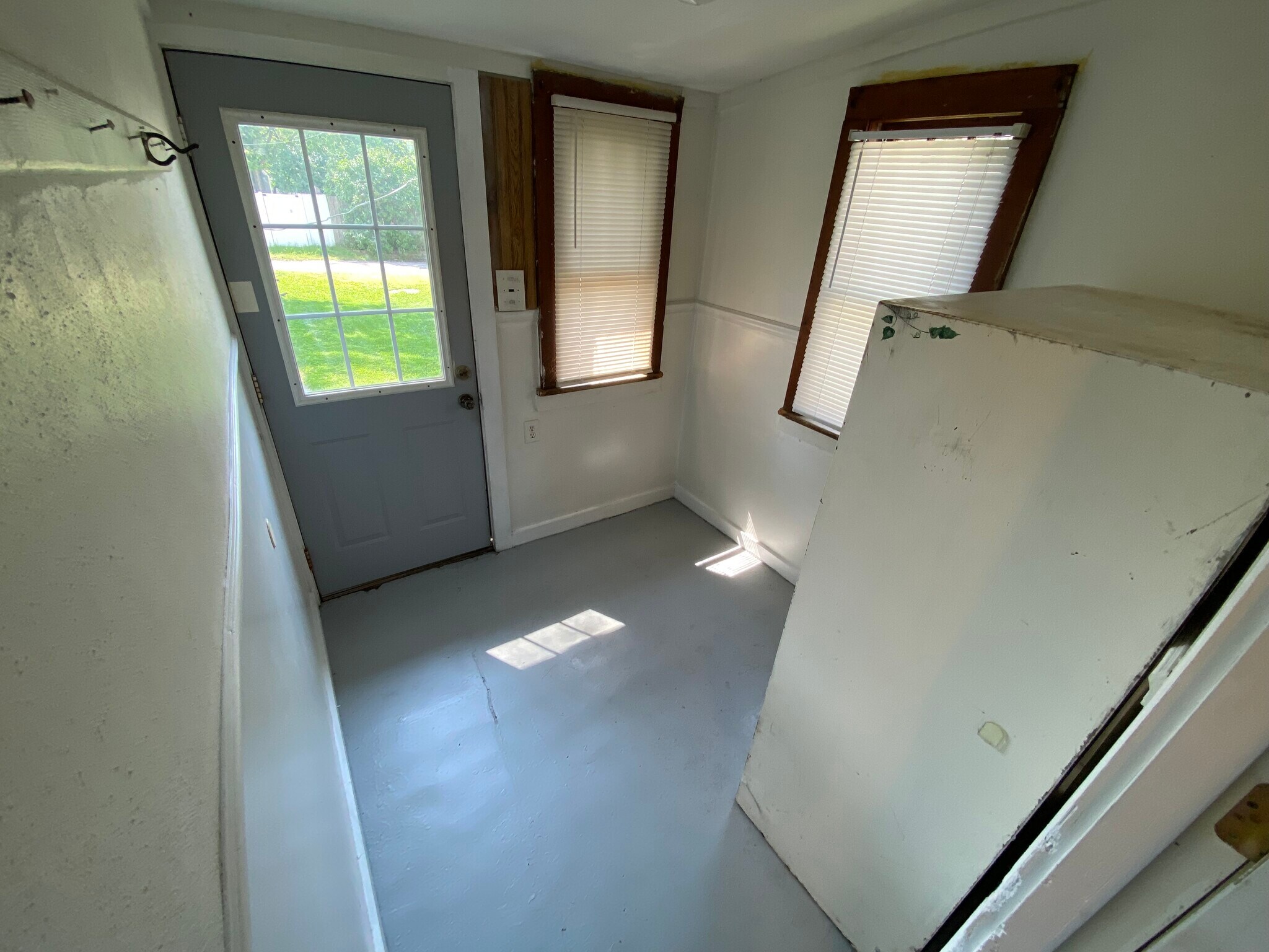 Building Photo - 321 N Wenger Ave