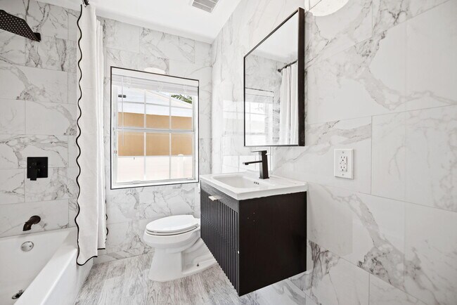 Building Photo - 1516 Jefferson St