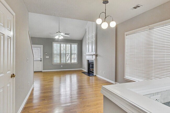 Building Photo - Single-family home in Kennesaw, GA near KSU, Town Center and Woodstock.