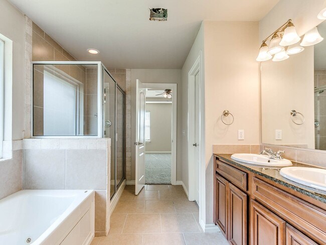 Building Photo - 2724 Busheywood Dr