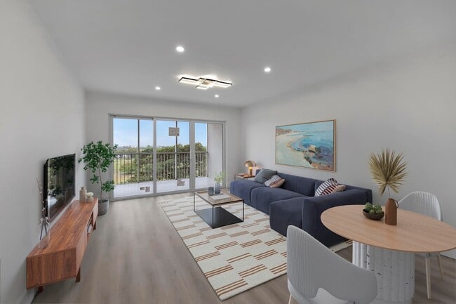 Building Photo - 3050 N Palm Aire Dr