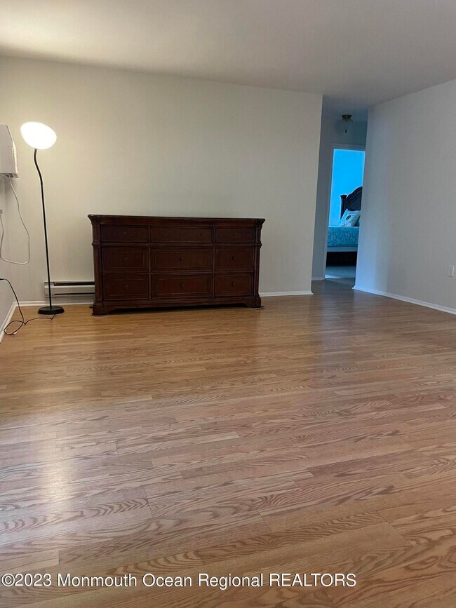 Building Photo - 3 Medford Ct