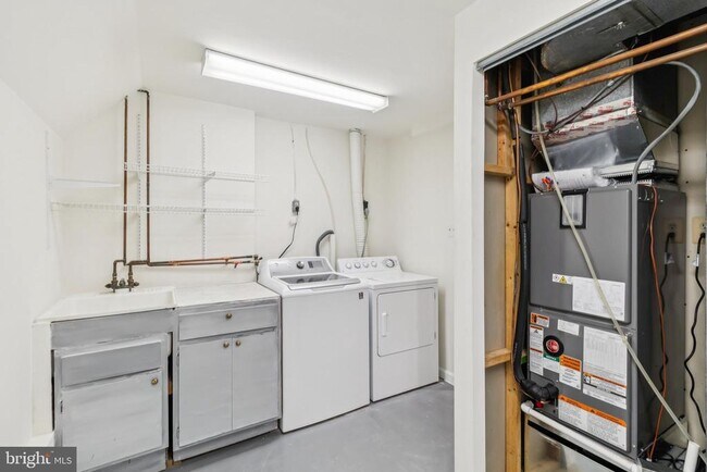 Building Photo - 10603 Tuppence Ct