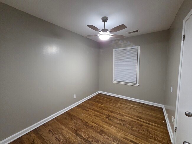Building Photo - 1706 Echles St