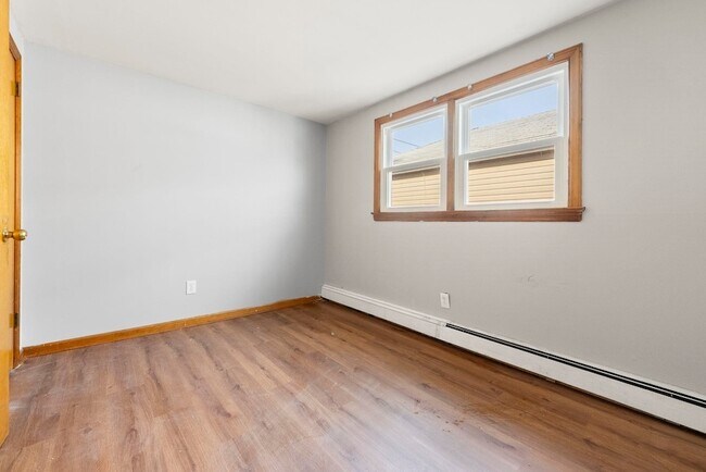 Building Photo - 336 Princeton Ave