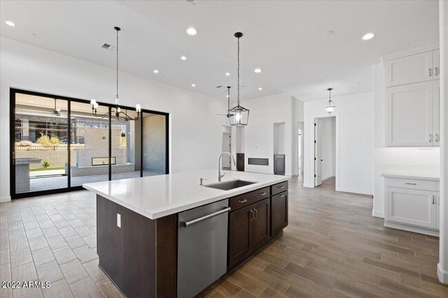 Building Photo - 12387 E Black Rock Rd