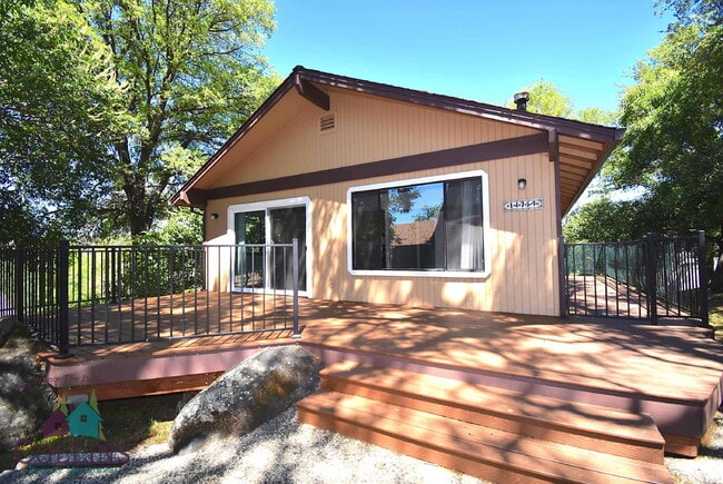 Building Photo - Comfortable 2-Bedroom Home in Lake Wildwood