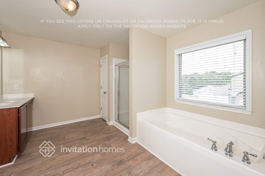 Building Photo - 6324 Stonelake Dr SW