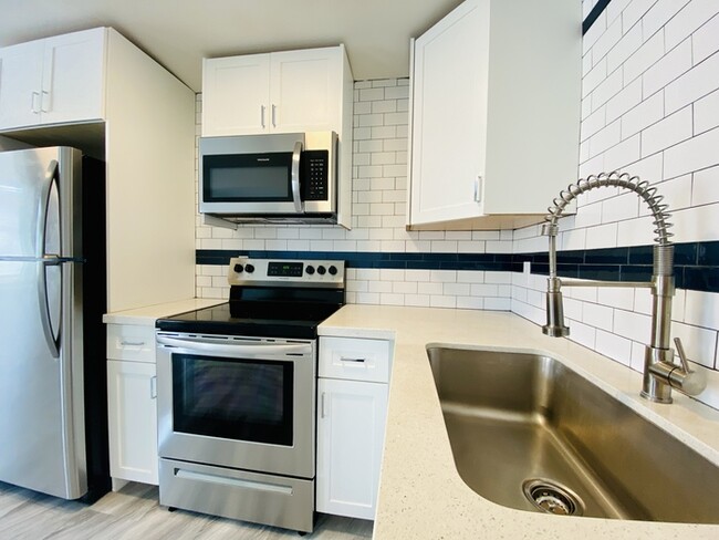 Building Photo - 1/2 OFF Move In Special! Modern living in this completely remodeled 3 Bed/2Bath - Community Pool ...