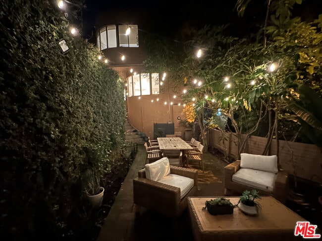 Building Photo - 10045 Reevesbury Dr