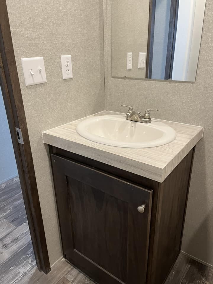 Building Photo - 133 Lillian St