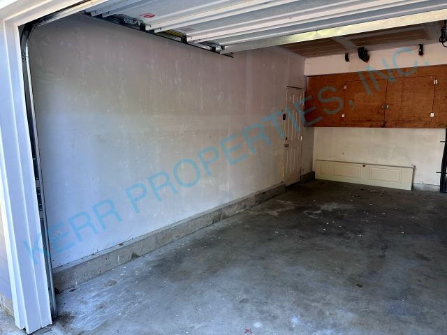 Building Photo - Charming 2-Bed Condo with Modern Comforts ...