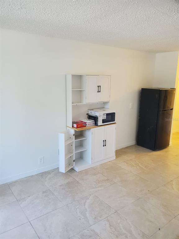 Building Photo - 7900 S Orange Blossom Trail