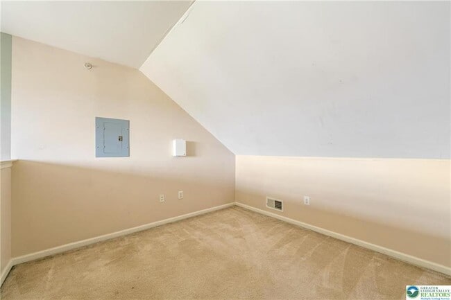 Building Photo - 917 Eden Terrace