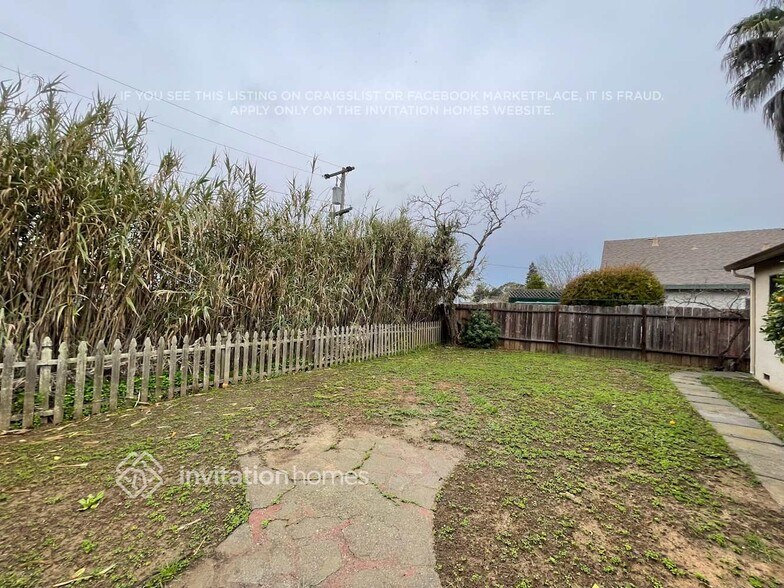 Building Photo - 401 Baylor Dr